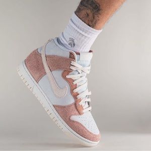 Nike Dunk High “Fossil Rose”